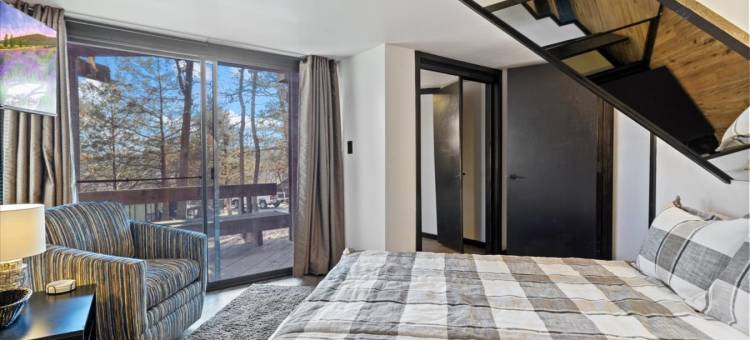 Indoor Pool and Scenic Lake Views - Stunning Treetop Retreat图片