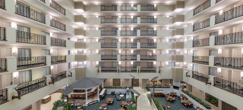 迈尔斯堡-FL希尔顿安泊酒店(Embassy Suites by Hilton Fort Myers Estero)图片