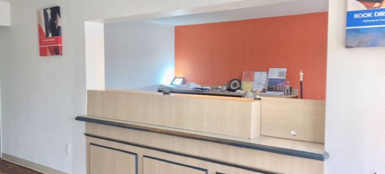 红毯旅馆(Red Carpet Inn)图片