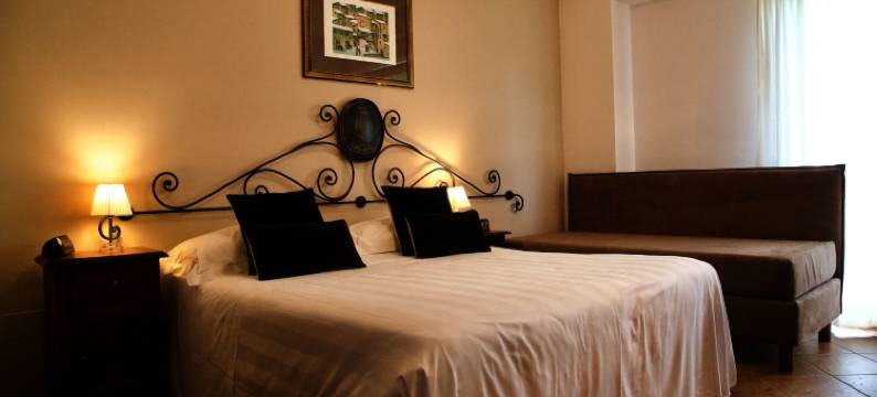 红色灯塔酒店(Faro Rosso)图片