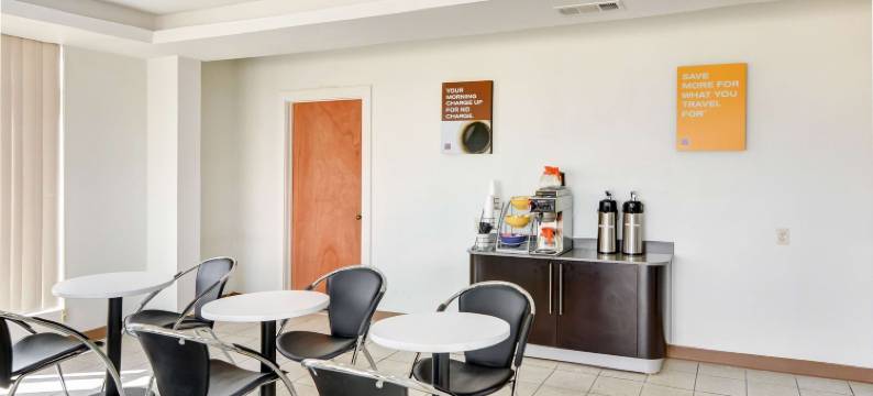 德克萨斯林戴尔 6 号汽车旅馆(Motel 6 Lindale, TX)图片