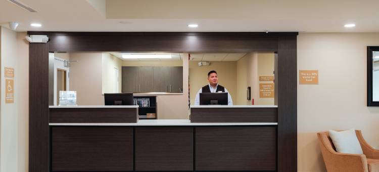 雷内克萨-欧弗兰帕克区Candlewood Suites(Candlewood Suites Lenexa - Overland Park Area)图片
