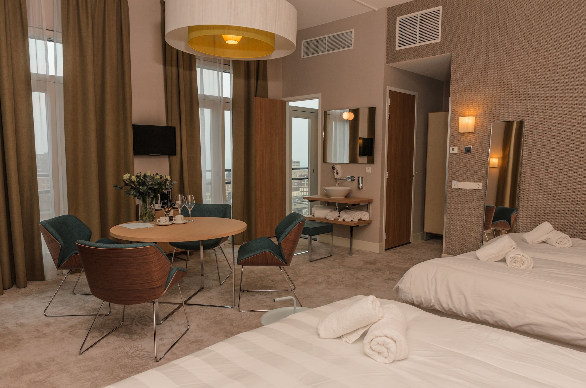 Amadi Panorama Hotel Over view