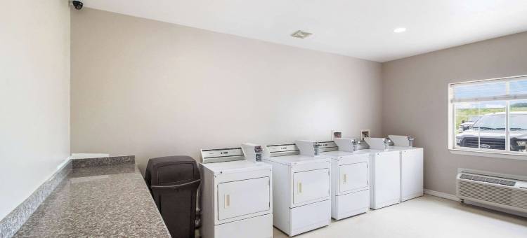 路得韦旅馆 & 套房波特亚瑟 - 格罗夫斯(Rodeway Inn & Suites Port Arthur - Groves)图片