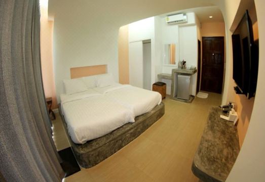 Lemon Resort Hotel Overview