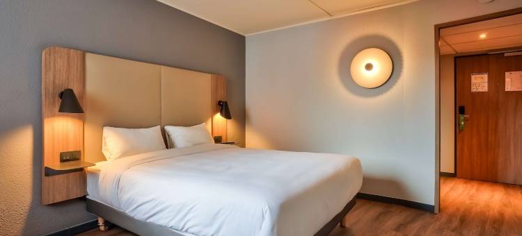 巴黎西苏雷内斯桥康铂酒店(Campanile Paris Ouest - Pont de Suresnes)图片
