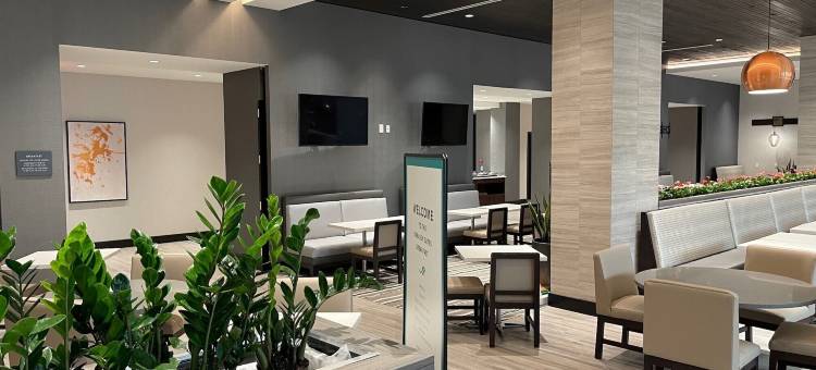 阿尔法利塔翡翠希尔顿安泊酒店(Embassy Suites by Hilton Alpharetta Halcyon)图片