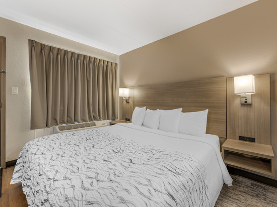 布尔博奈红屋顶酒店