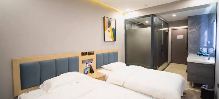 久居可漫咖酒店(乌鲁木齐高铁站店)图片