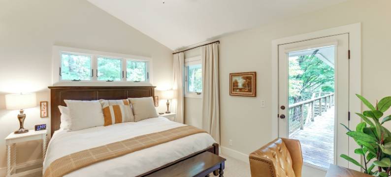 河木：南港避难所，占地10英亩(Riverwood South Haven Retreat on 10 Acres)图片