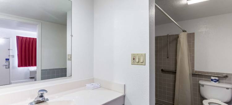 Motel 6 彭萨科拉，佛罗里达州 - 机场西(Motel 6 Pensacola, FL - West)图片