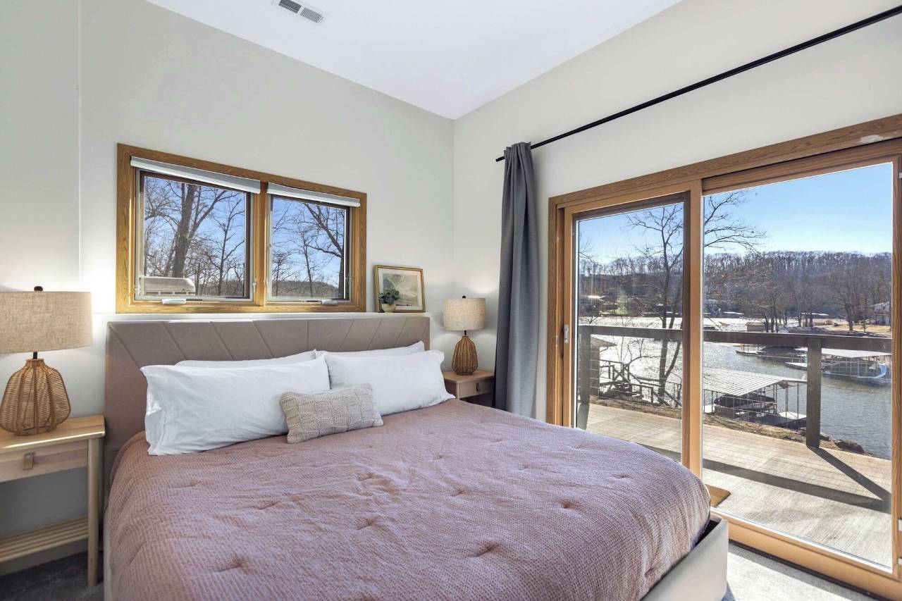 熊猫简易别墅两栋房屋一个租赁,睡22人(Bearcat Bungalows Two Homes One Rental, Sleep 22)