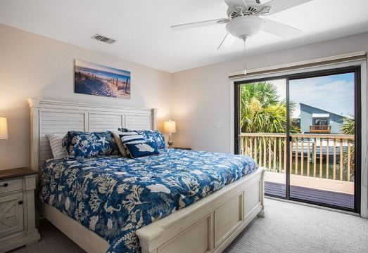 Canal Front House Sleeps 10 - Book now for Summer Hotel Overview