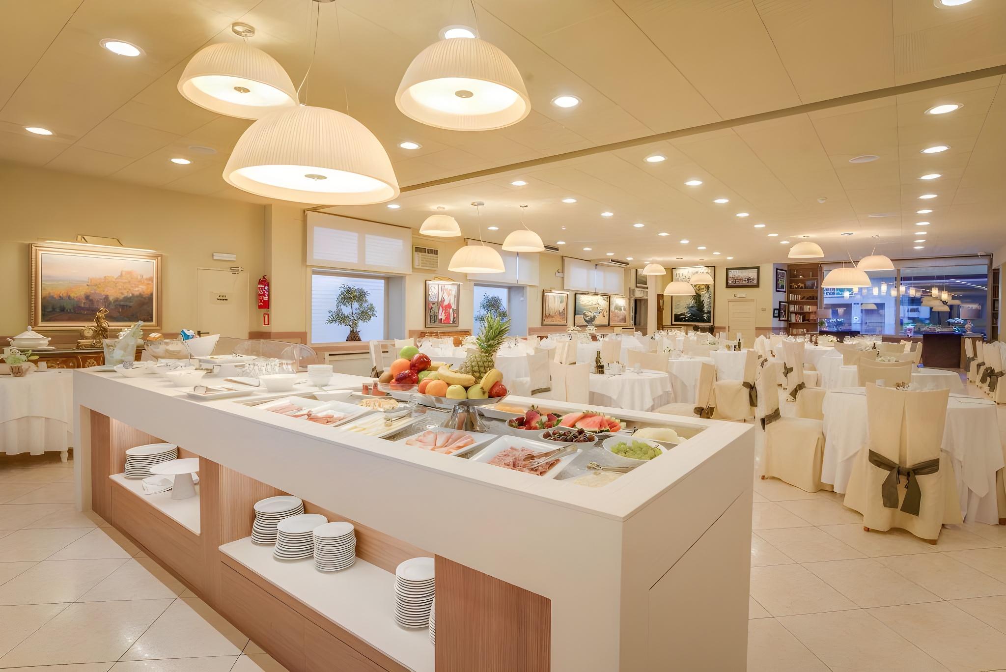 Hotel Pirineos Figueres by Pierre & VacancesOver view