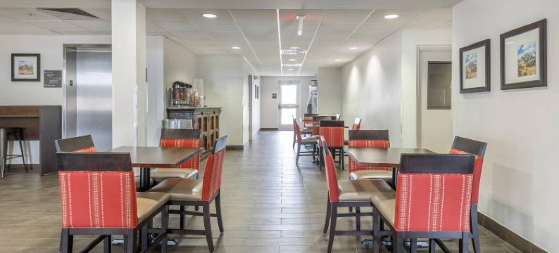 阿兹特克-法明顿地区康福特旅馆及套房(Comfort Inn & Suites Aztec - Farmington Area)图片