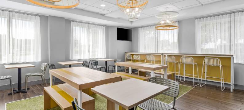 林奇堡希尔顿Spark酒店(Spark by Hilton Lynchburg - University Area & Hwy 460)图片