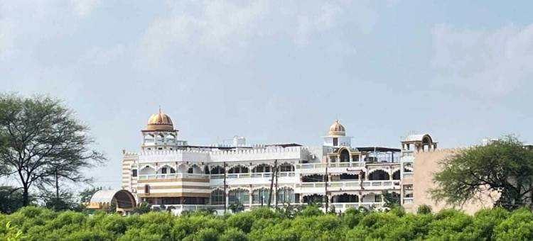 卡里什玛宫酒店巴德纳瓦尔(Hotel Karishma Palace Badnawar)图片