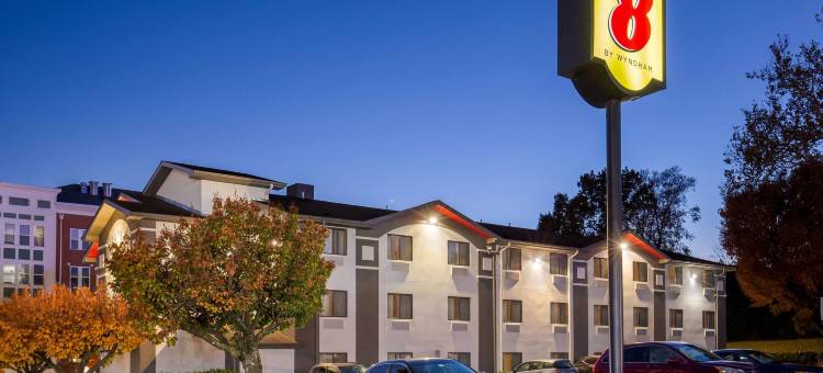 大学公园市华盛顿特区地区速8酒店(Super 8 by Wyndham College Park Wash DC Area)图片