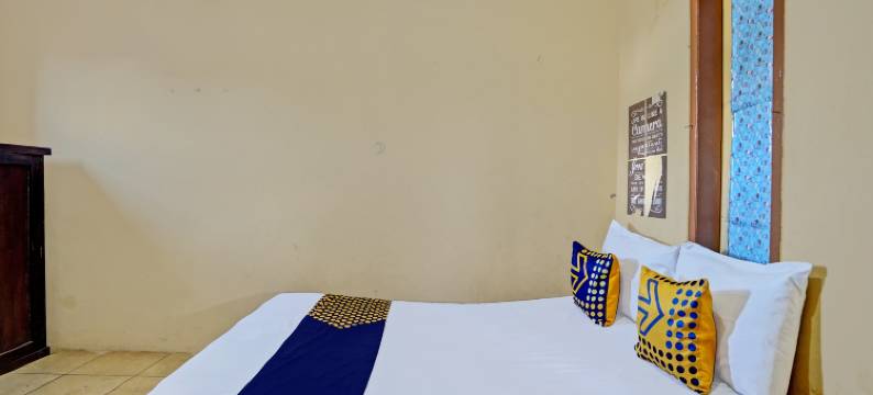 O酒店莉莉公寓伊斯兰旅馆靠近吉塔邦皇家城市(Hotel O Lili Kost SyariahNearKetapang Royal City)图片