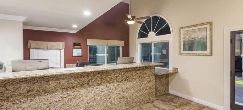 赫米特Travelodge by Wyndham(Travelodge by Wyndham Hemet CA)图片