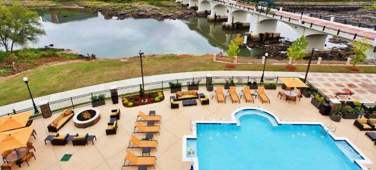哥伦布凤凰城/河滨万怡酒店(Courtyard Columbus Phenix City/Riverfront)图片