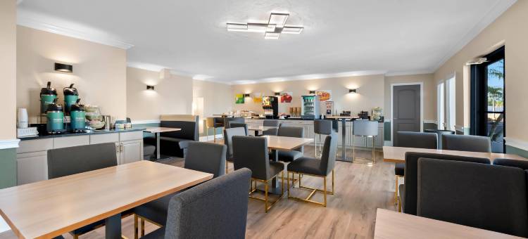 品质酒店迈尔斯堡开普科勒尔(Quality Inn Fort Myers Cape Coral)图片