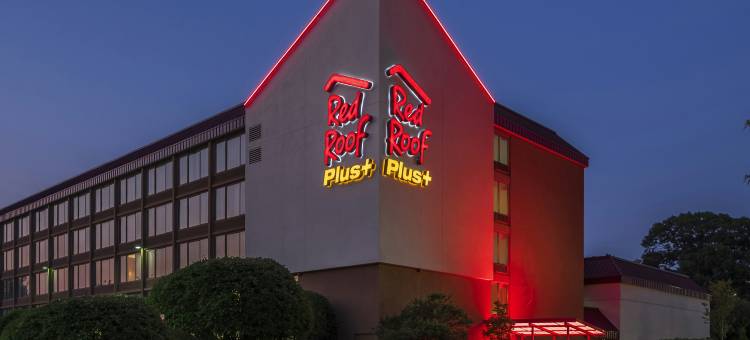 波士顿沃本伯灵顿红顶PLUS酒店(Red Roof Plus+ Boston - Woburn/ Burlington)图片