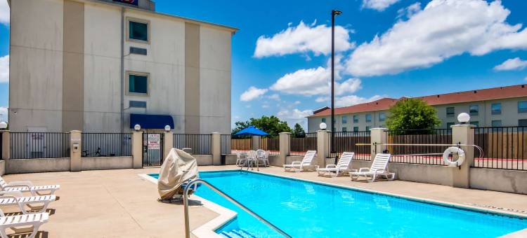 德克萨斯克利本 6 号汽车旅馆(Motel 6 Cleburne, TX)图片