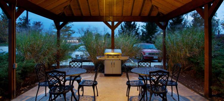 索内斯塔简约套房-克利夫兰北奥姆斯特德机场(Sonesta Simply Suites Cleveland North Olmsted Airport)图片