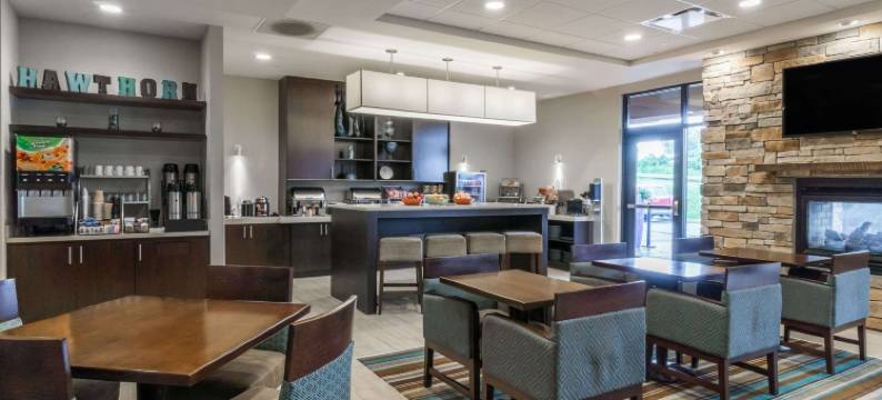 威灵特里德尔菲亚高地浩枫温德姆公寓(Hawthorn Suites by Wyndham Wheeling at the Highlands)图片