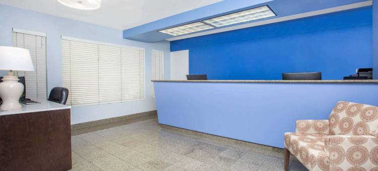 圣地亚哥市中心温德姆呗盟酒店(Baymont by Wyndham San Diego Downtown)图片