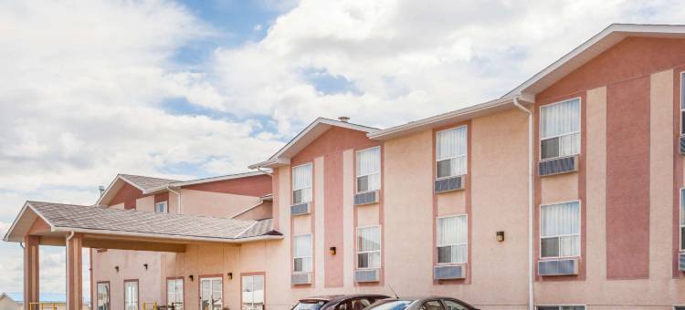 平彻溪温德姆速8酒店(Super 8 by Wyndham Pincher Creek AB)图片