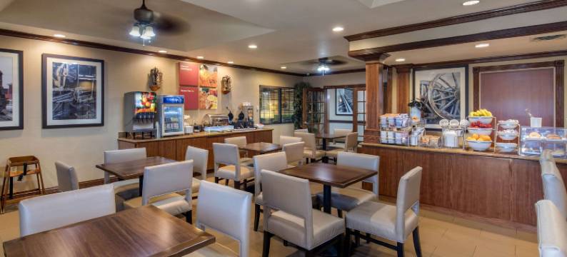 舒适套房酒店-马绍尔(Comfort Suites Marshall)图片