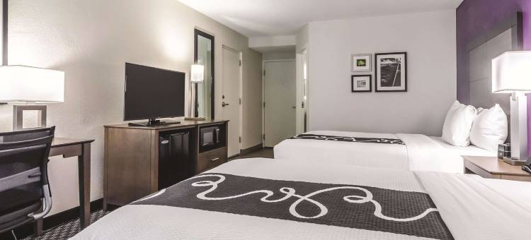默特尔比奇北国王公路拉昆塔温德姆套房酒店(La Quinta Inn & Suites by Wyndham Myrtle Beach - N Kings Hwy)图片