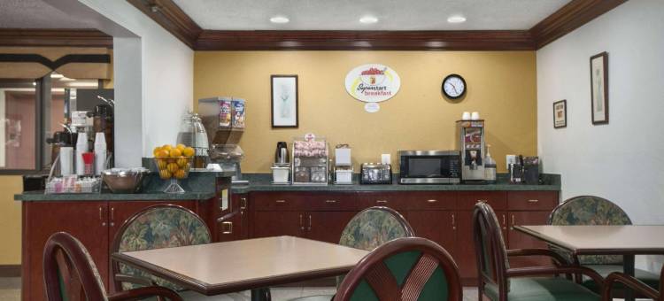 坎顿-利福尼亚地区速8酒店(Super 8 by Wyndham Canton/Livonia Area)图片