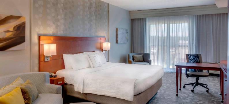 斯泰茨维尔莫尔斯威尔/诺曼湖万怡酒店(Courtyard Statesville Mooresville/Lake Norman)图片