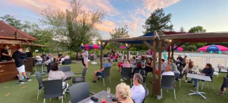 孔德里约河岸西布卢正式营地(Camping Officiel Siblu les Rives de Condrieu)图片