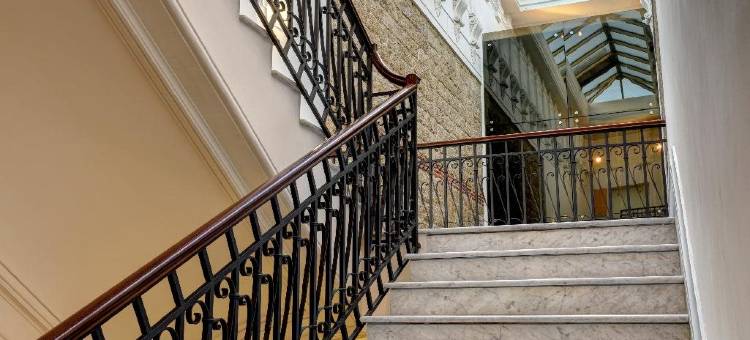 那不勒斯乌纳酒店(UNA Hotels Napoli)图片