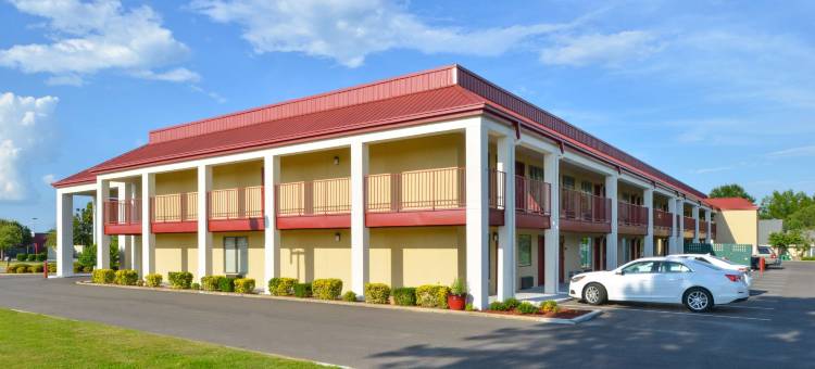 美洲最佳价值酒店图珀洛巴恩斯克罗辛酒店(Americas Best Value Inn Tupelo/Barnes Crossing)图片