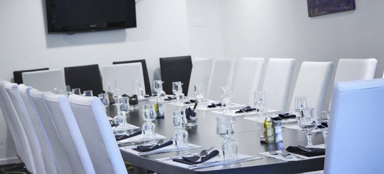 圣康坦伊夫林蒙蒂尼基里亚德酒店(Kyriad Saint Quentin EN Yvelines - Montigny)图片