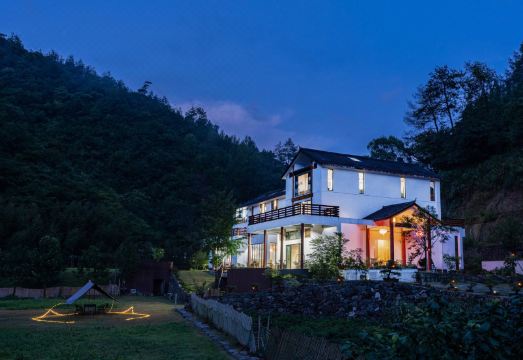 Xianglu Yimo - Valley Streaming Holiday b&b Hotel Overview