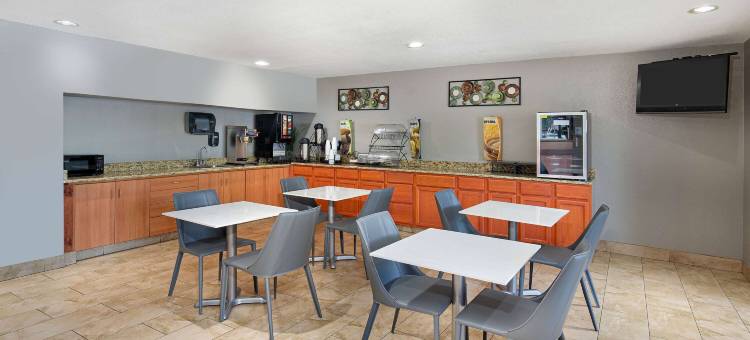 麦客达温德姆酒店及套房孟菲斯科尔多瓦I-40东(Microtel Inn & Suites by Wyndham Cordova Memphis I-40 East)图片