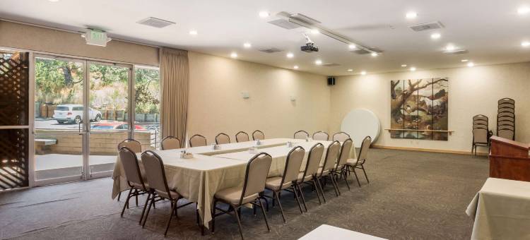 蒙特里红狮酒店(Red Lion Hotel Monterey)图片