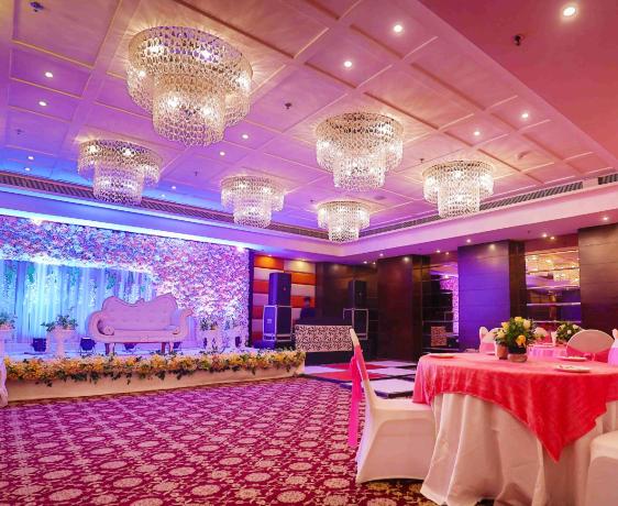 Hotel DS Clarks Inn GurgaonHotel Overview