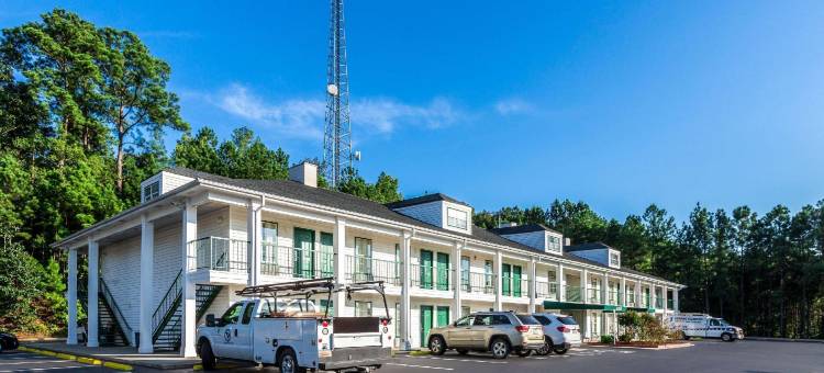 奥科尼湖附近凯艺套房酒店(Quality Inn & Suites Near Lake Oconee)图片