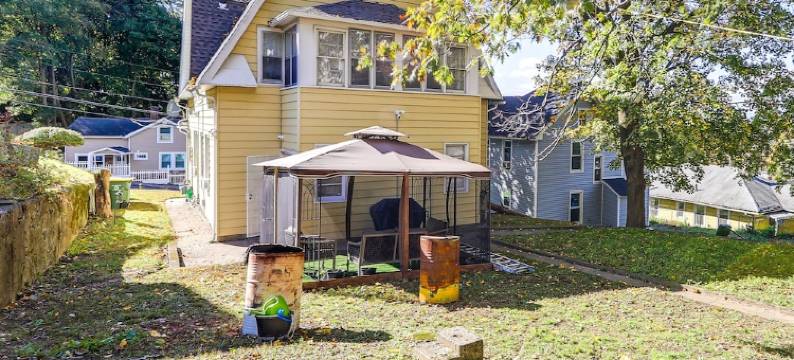 迷人的沃特伯里宝石配有智能电视，靠近滑雪场！(Charming Waterbury Gem w/ Smart TVs Near Skiing!)图片