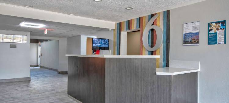 德克萨斯斯塔福德 - 西南休士顿 - 舒格兰 6 号汽车旅馆(Motel 6 Stafford, TX – SW Houston - Sugarland)图片