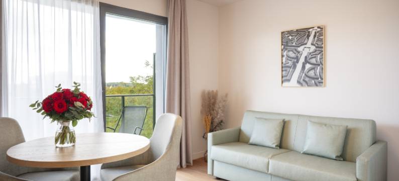 巴黎塞纳特莱瑟豪宅公寓酒店(Residhome Sénart)图片