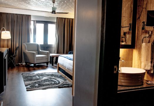 Ahdoos Hotel Hotel Overview