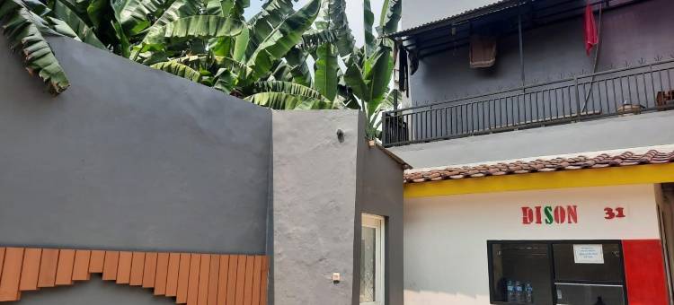 OYO 93021 科斯特迪森酒店(Penginapan Dison RedPartner)图片